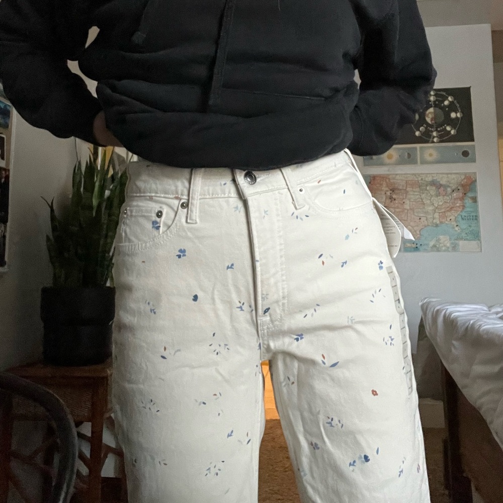 NWT white jeans with blue and brown flowers!